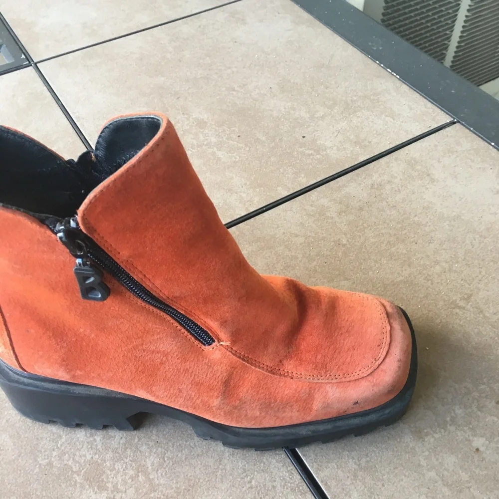 Orange suede mini platform boots, orange Bogner boots